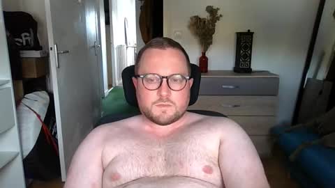 jeuneloup92 online show from 26, 9, 2025