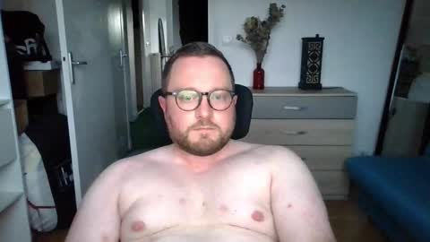 jeuneloup92 online show from 27, 10, 2025