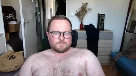 jeuneloup92 online show from 7, 5, 2026