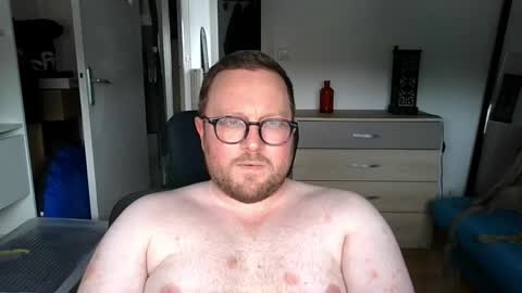 jeuneloup92 online show from 3, 6, 2026