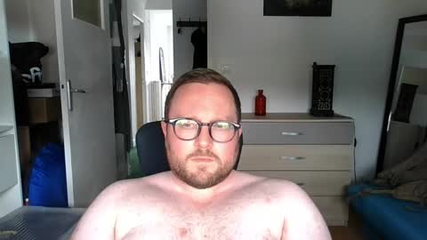 jeuneloup92 online show from 7, 6, 2026