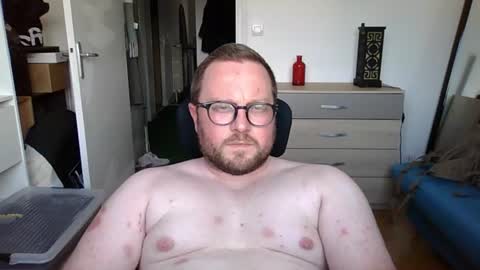 jeuneloup92 online show from 9, 7, 2026