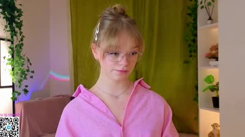 Gwen online show from 16, 4, 2026