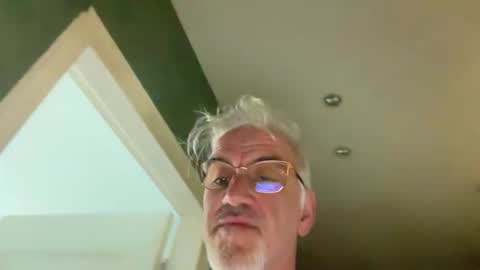 Snapshot of jewlronny chatting on 4, 5, 2026 jewlronny online show from 4, 5, 2026