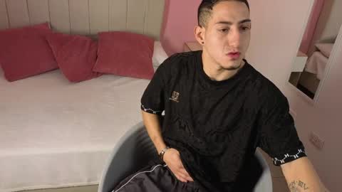 Snapshot of jhan_vassilis chatting on 7, 4, 2026 Jhan online show from 7, 4, 2026