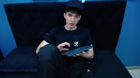 Snapshot of jheampiero chatting on 6, 11, 2025 Jheampiero online show from 6, 11, 2025