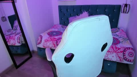 Jhiinny online show from 23, 1, 2025