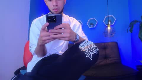 Snapshot of jhon_malo chatting on 27, 11, 2025 jhon_malo online show from 27, 11, 2025