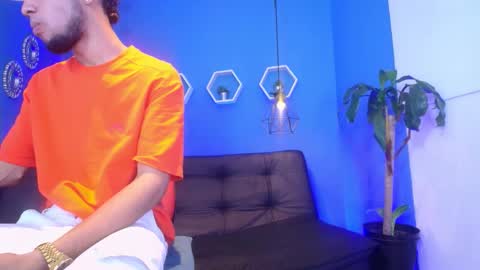 Snapshot of jhon_malo chatting on 28, 11, 2025 jhon_malo online show from 28, 11, 2025