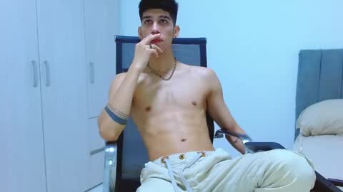 Snapshot of jhony_sex3 chatting on 22, 10, 2025 jhony_sex3 online show from 22, 10, 2025