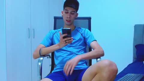 Snapshot of jhony_sex3 chatting on 4, 11, 2025 jhony_sex3 online show from 4, 11, 2025