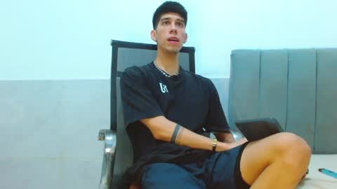 Snapshot of jhony_sex3 chatting on 5, 4, 2026 jhony_sex3 online show from 5, 4, 2026