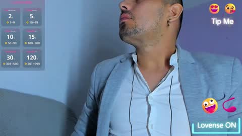 Jhony Alzate online show from 8, 12, 2024