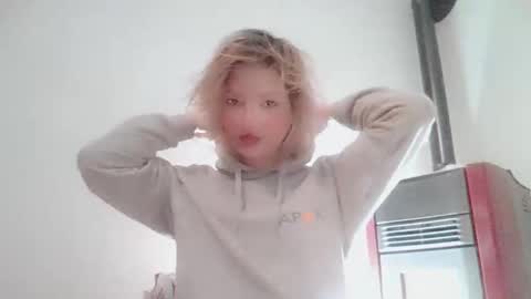 Snapshot of jhopeftw chatting on 31, 10, 2025 Anya online show from 31, 10, 2025