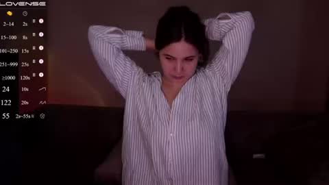 jia_lisaa online show from 8, 7, 2026