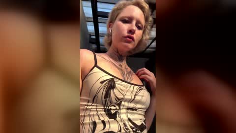 Snapshot of jigglipuff_ chatting on 10, 2, 2026 jigglipuff_ online show from 10, 2, 2026