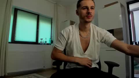 Snapshot of jimmys_style chatting on 15, 9, 2025 AlphaJimmy online show from 15, 9, 2025