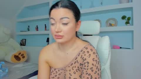 Juliee online show from 2, 12, 2025