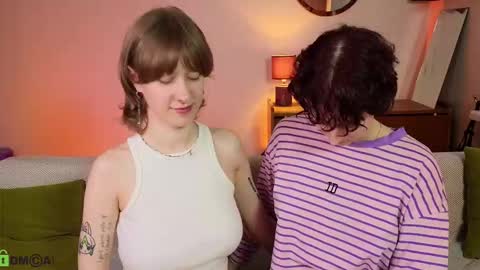Snapshot of jitoon_exe chatting on 17, 10, 2025 Hey Guys We are Julia ginger  Tina brunette online show from 17, 10, 2025
