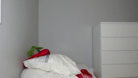 Jiwoo online show from 14, 12, 2025