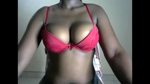 Snapshot of joankein_255 chatting on 28, 2, 2025 varl online show from 28, 2, 2025