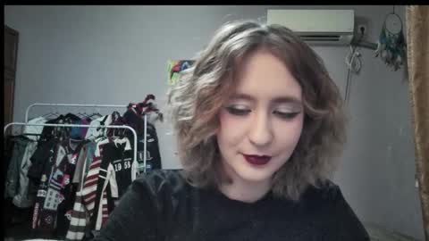 Joannatompson online show from 15, 12, 2024