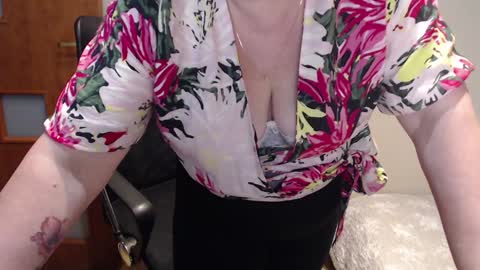 Joanna and Greg online show from 3, 2, 2025