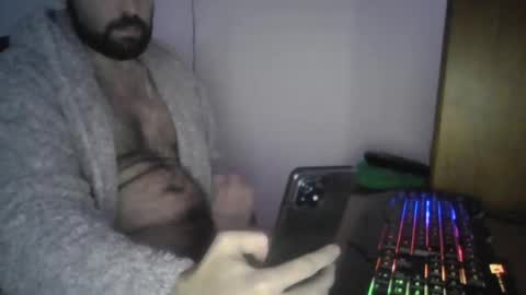 joaodias_18 online show from 4, 1, 2025