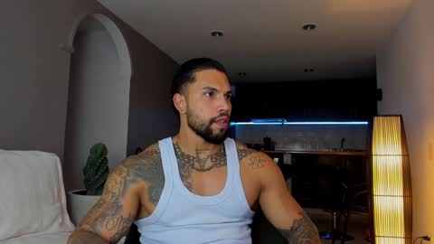 Snapshot of joe_esthetic chatting on 4, 2, 2025 joe_esthetic online show from 4, 2, 2025