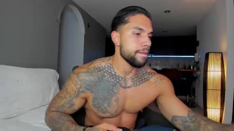 Snapshot of joe_esthetic chatting on 8, 10, 2025 joe_esthetic online show from 8, 10, 2025