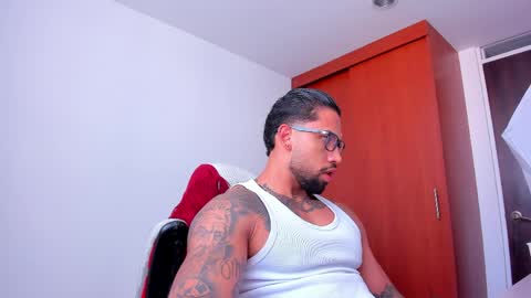 Snapshot of joe_esthetic chatting on 2, 4, 2026 joe_esthetic online show from 2, 4, 2026