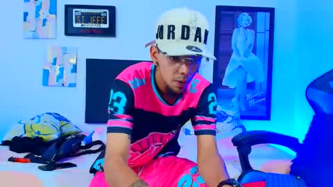 Snapshot of johan_and_antonella chatting on 21, 11, 2025 johan_and_antonella online show from 21, 11, 2025