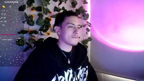 Snapshot of johan_parker222 chatting on 17, 9, 2025 johan_parker222 online show from 17, 9, 2025