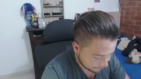 Snapshot of johanleonsweetboy chatting on 15, 4, 2026 JOHAN independient model online show from 15, 4, 2026