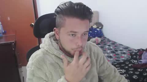 Snapshot of johanleonsweetboy chatting on 19, 4, 2026 JOHAN independient model online show from 19, 4, 2026