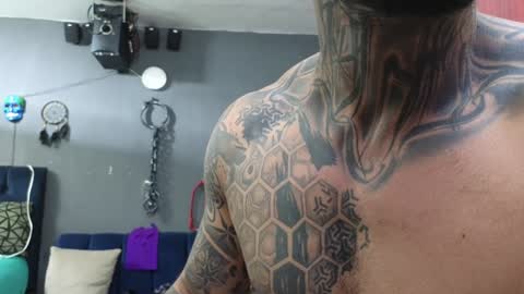 Snapshot of john_and_louis chatting on 31, 12, 2024 John online show from 31, 12, 2024