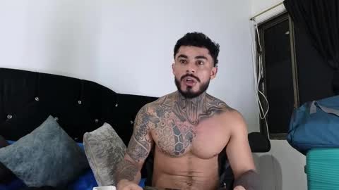 Snapshot of john_and_louis chatting on 13, 9, 2025 John online show from 13, 9, 2025