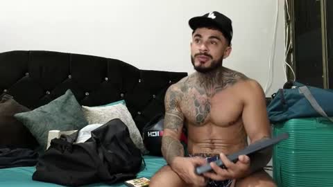 Snapshot of john_and_louis chatting on 17, 9, 2025 John online show from 17, 9, 2025