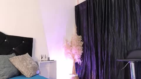 Snapshot of john_and_louis chatting on 7, 11, 2025 John online show from 7, 11, 2025