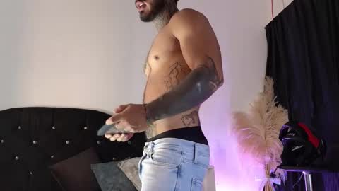 Snapshot of john_and_louis chatting on 9, 11, 2025 John online show from 9, 11, 2025