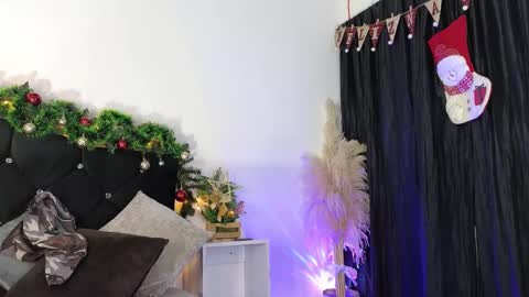 Snapshot of john_and_louis chatting on 22, 11, 2025 John online show from 22, 11, 2025