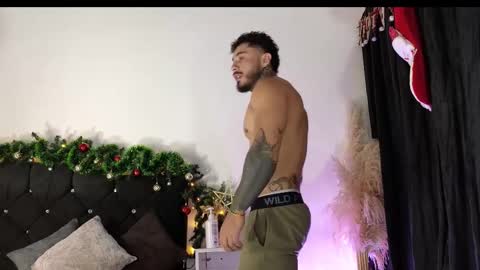 Snapshot of john_and_louis chatting on 5, 12, 2025 John online show from 5, 12, 2025