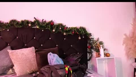 Snapshot of john_and_louis chatting on 15, 12, 2025 John online show from 15, 12, 2025