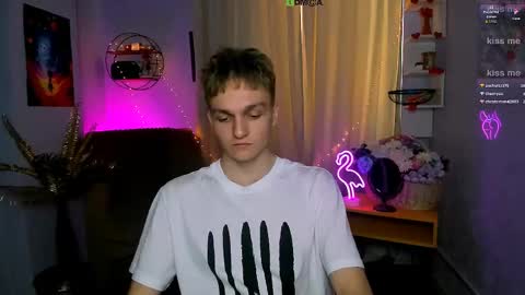 Snapshot of john_lik chatting on 15, 4, 2026 John online show from 15, 4, 2026