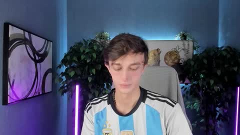 Snapshot of john_weasley chatting on 4, 11, 2025 John online show from 4, 11, 2025