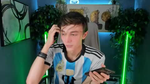 Snapshot of john_weasley chatting on 12, 11, 2025 John online show from 12, 11, 2025