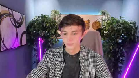 Snapshot of john_weasley chatting on 14, 11, 2025 John online show from 14, 11, 2025