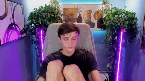 Snapshot of john_weasley chatting on 29, 11, 2025 John online show from 29, 11, 2025