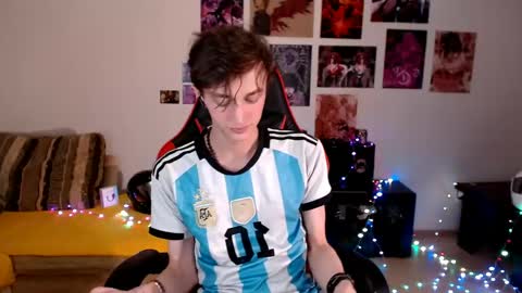 Snapshot of john_winx chatting on 4, 5, 2026 john_winx online show from 4, 5, 2026