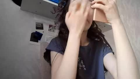 Snapshot of johnmerli chatting on 30, 11, 2025 Molly online show from 30, 11, 2025